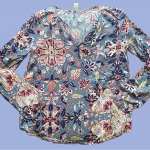 ✨ *BOGO* Old Navy women’s blouse *BOGO* ✨